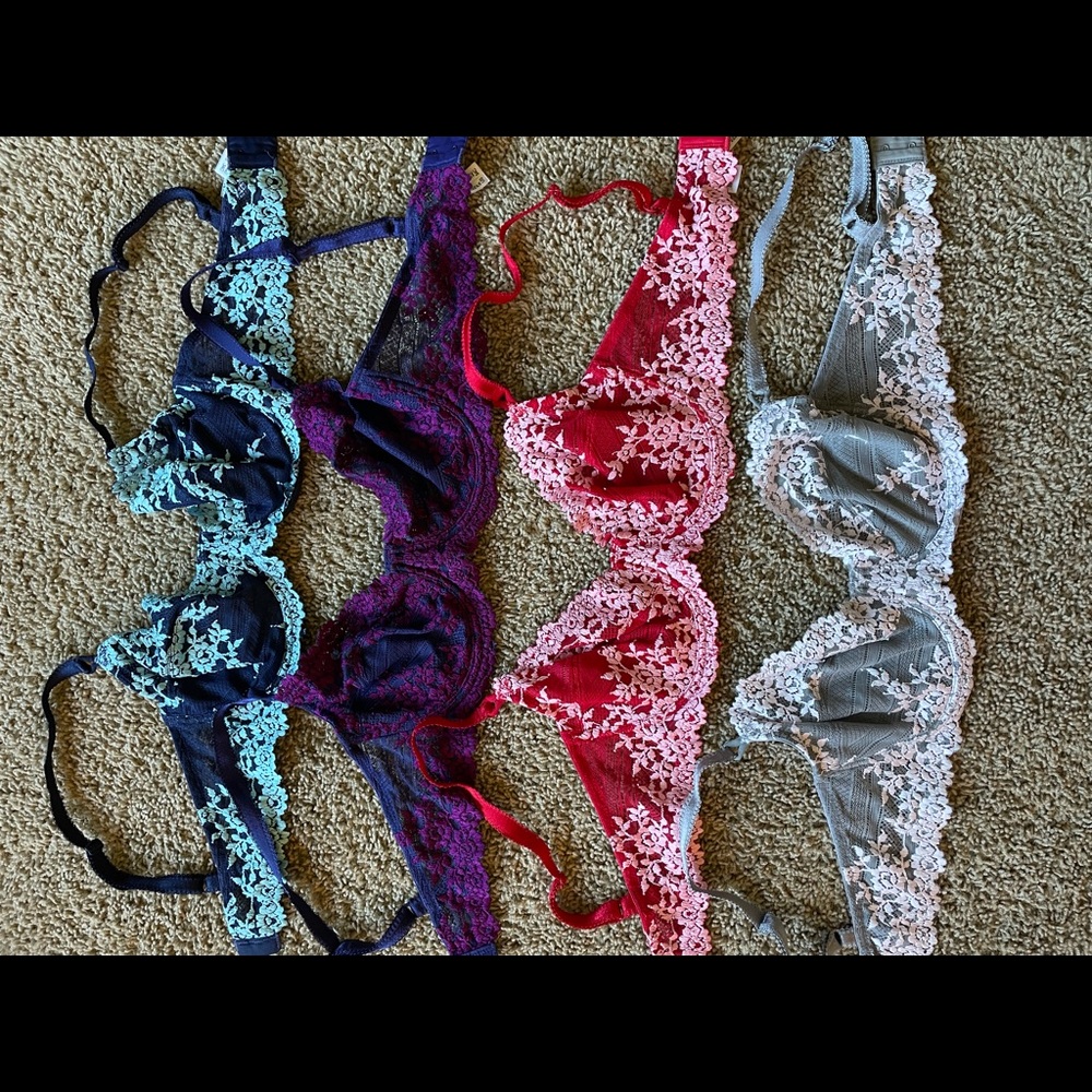 Set of 4 Wacoal Embrace Lace bras 34C!